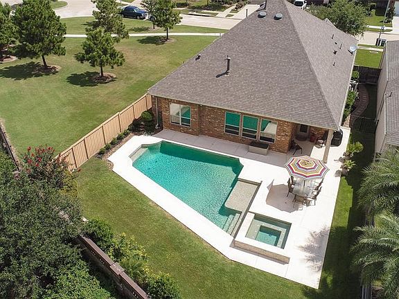 Cinco Ranch is also home to La Centerra which features numerous dining and shopping options. There is Trader Joes near by and Whole Foods is also in the area. Come live the Cinco way!