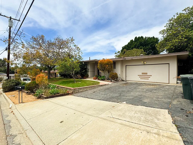 1141 Juliette Pl — Photo 3