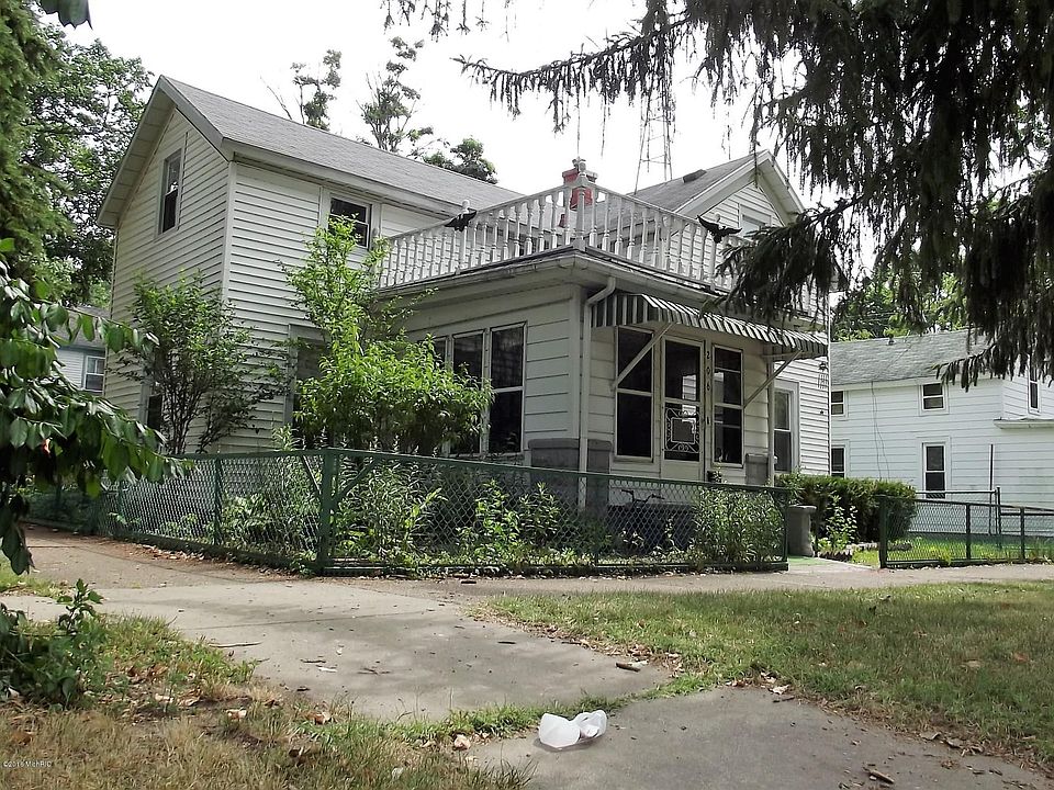1st image of 206 W High St