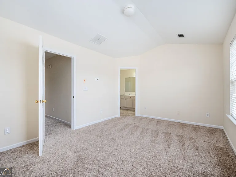 2213 Leicester Way SE — Photo 15
