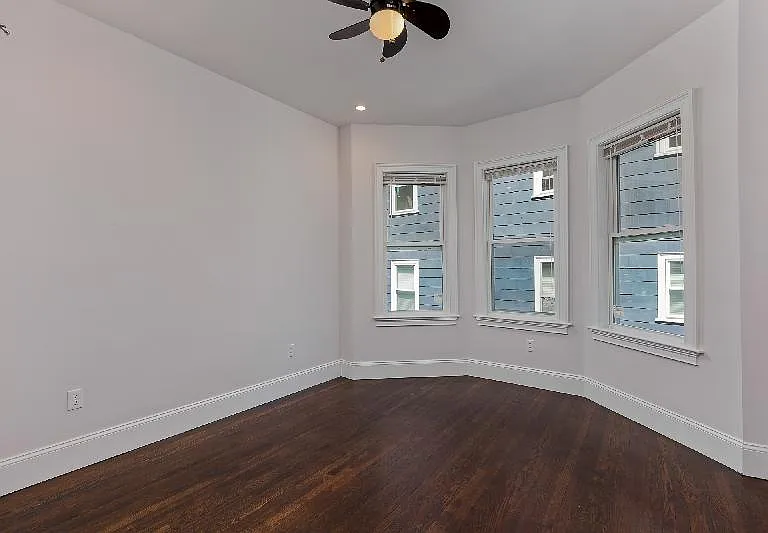 9 Oswald St #2 — Photo 6