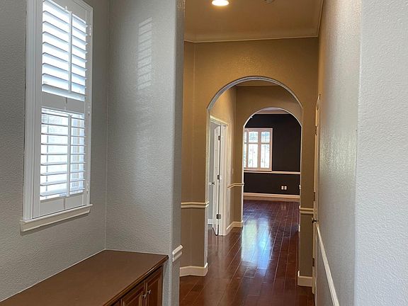 5th image of 5272 Antiquity Cir