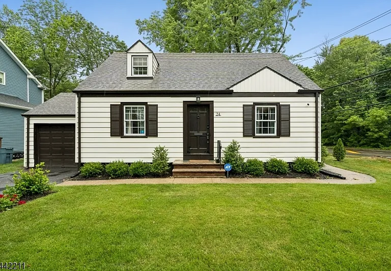24 Iris Rd — Photo 2