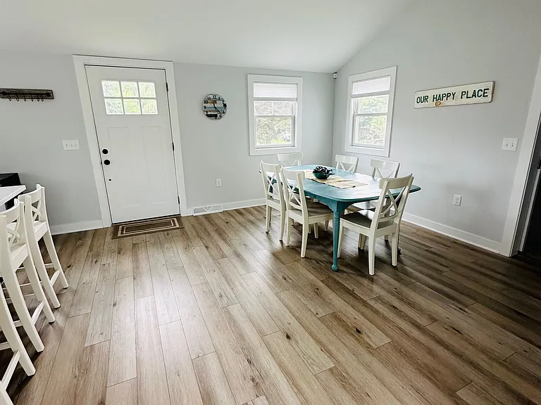 60 Traymore St — Photo 5