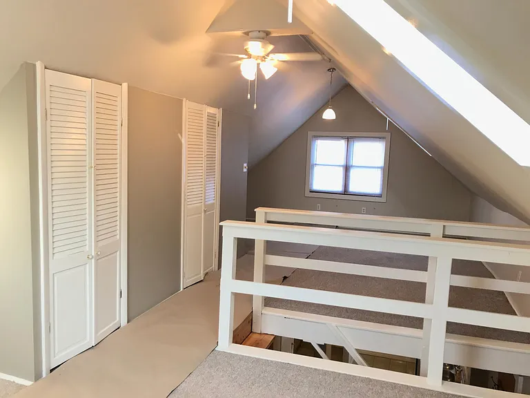 Upper, bedroom, level