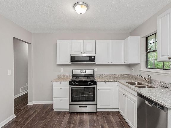 3rd image of 2153 Cherokee Valley Cir