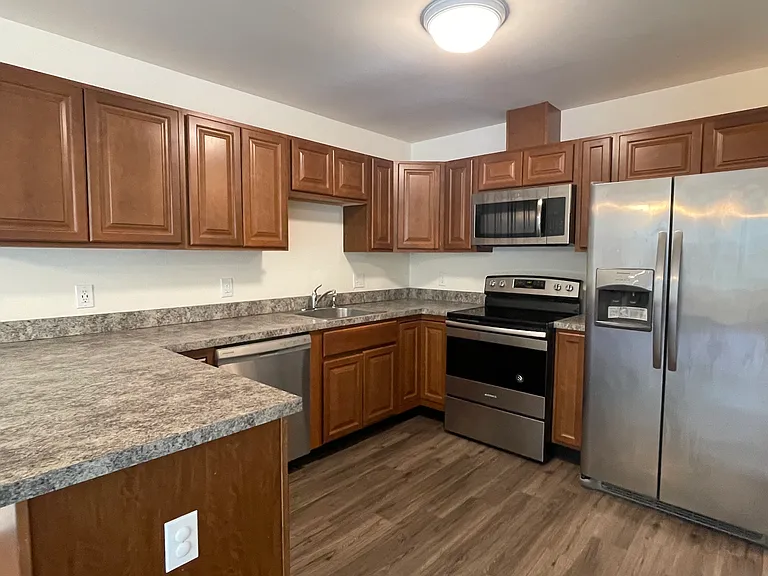 18 Goshen Rd — Photo 4