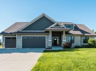 16967 Winston Cir, Clive, IA 50325