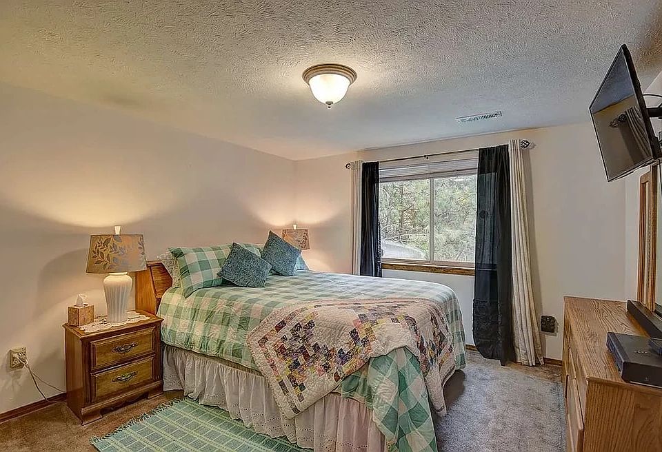 2nd image of 5711 N Hermosa Ct