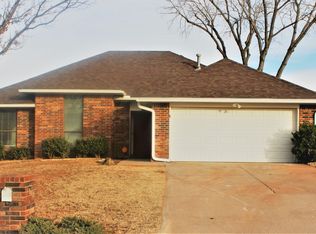 1200 Nottoway Dr, Midwest City, OK 73130