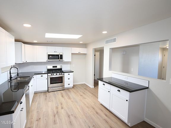5th image of 7956 E Winnepeg Dr
