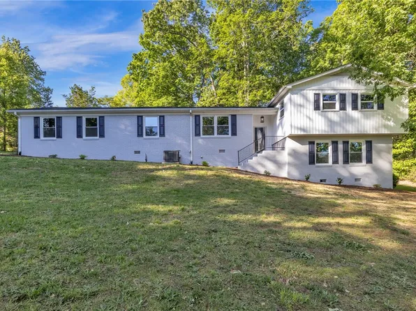 100 Bella Vista Dr, Easley, SC 29640