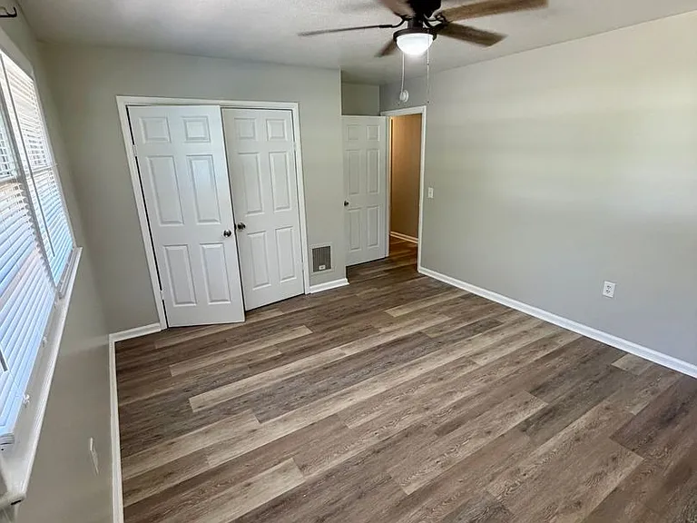 1900 S Maple Dr — Photo 11