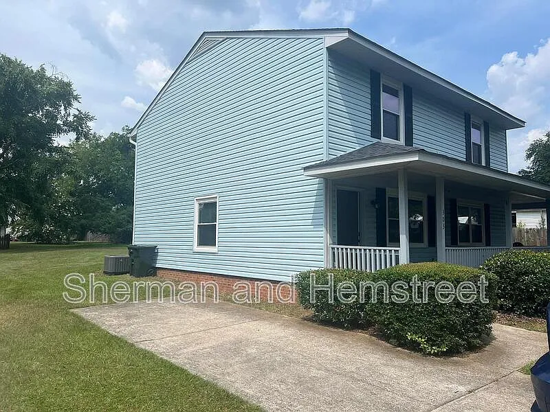 301 W Clifton Ave — Photo 2