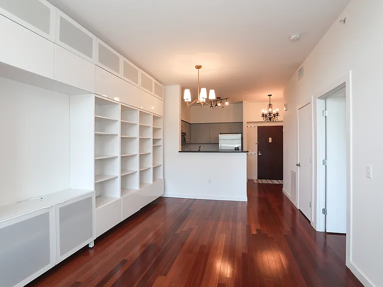1000 New Jersey Ave SE #1017 — Photo 2
