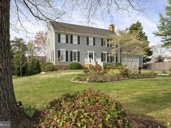 23 Steeplechase Rd, Fredericksburg, VA 22405