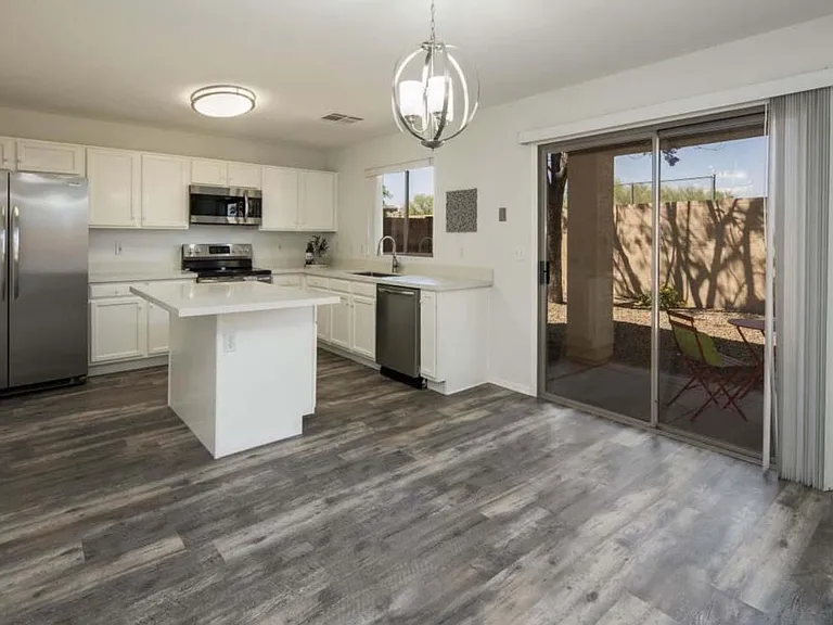 4008 E Melinda Ln — Photo 10