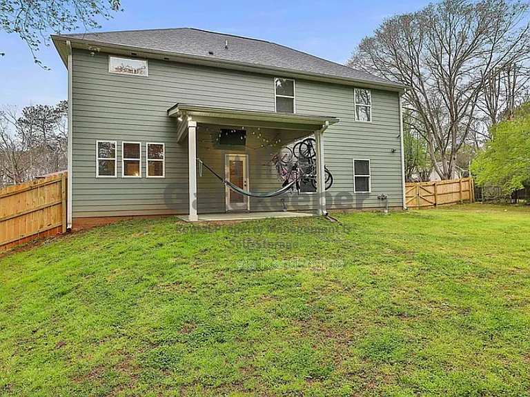 205 Valley View Dr — Photo 2