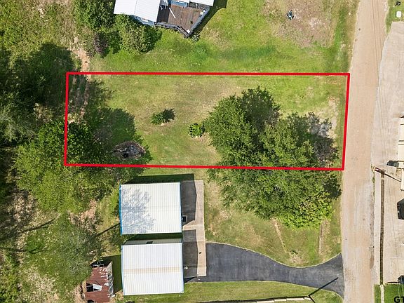 3rd image of 140 Pin Oak Dr