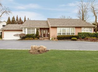 255 Lindenmere Dr, Merrick, NY 11566