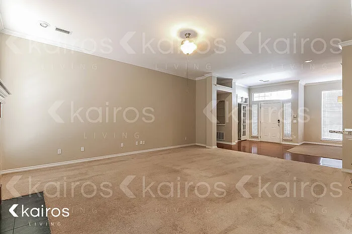 3 bed, 2.0 bath, 2126 sqft, $2,045 — Photo 2