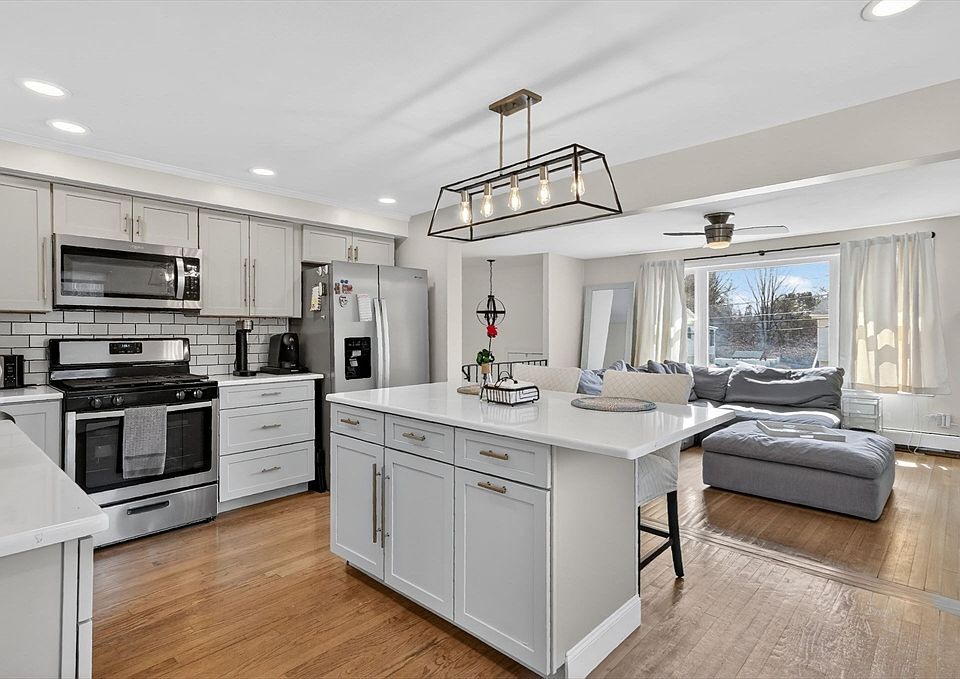 1st image of 17 Elizia Cir
