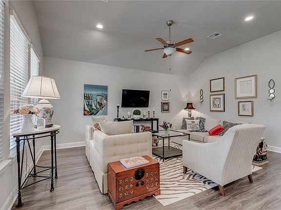 3rd image of 3212 Aurelia Ln