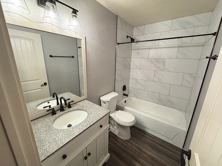 1618 W Brooks St — Photo 11