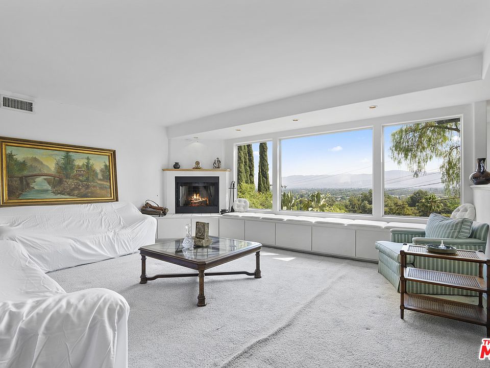 1st image of 3958 Murietta Ave