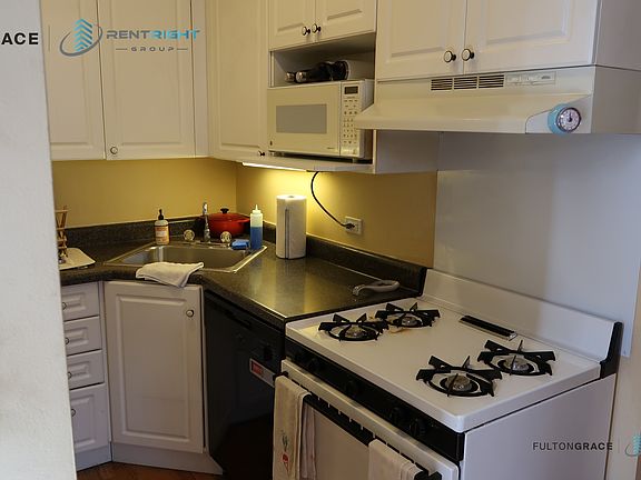 3rd image of 1443 N Bosworth Ave APT 1R