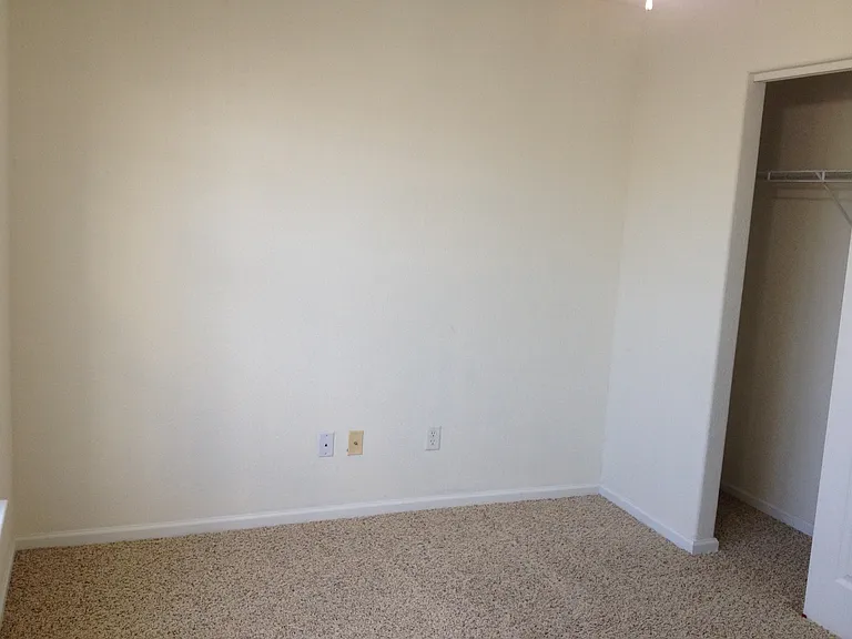 837 Brittlebank Dr — Photo 16