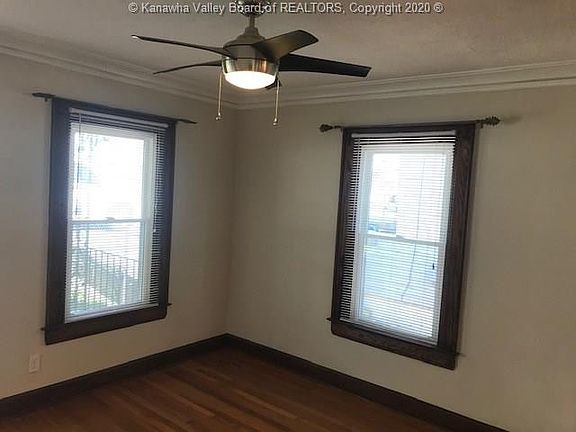 4th image of 9 Hillcrest Dr