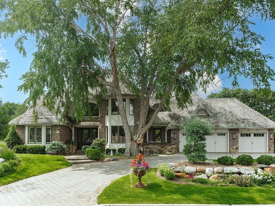 1st image of 839 Park Place Dr