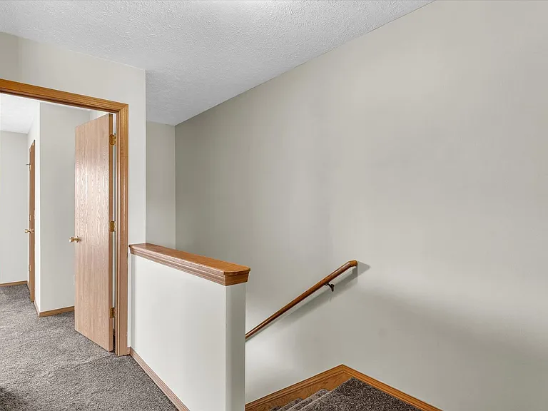 1017-1025 Maple Hill Rd — Photo 24
