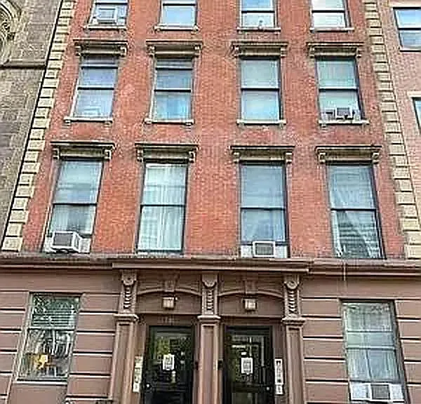 336 W 14th St #1B — Photo 8
