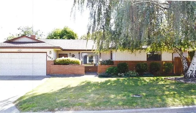 1423 Hamilton Ave — Photo 1
