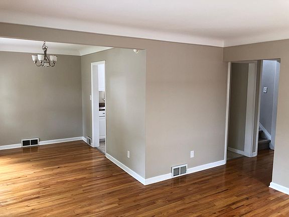 4th image of 21105 Frazho St