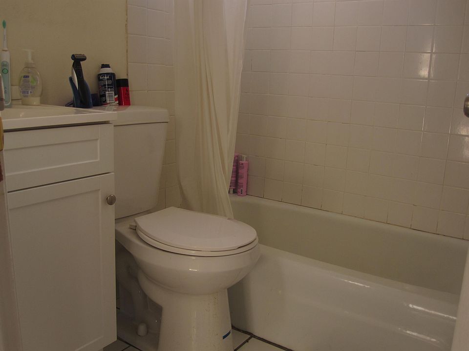 2nd image of 17 Parker St #Ave2