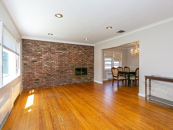 3rd image of 3 Margot Pl