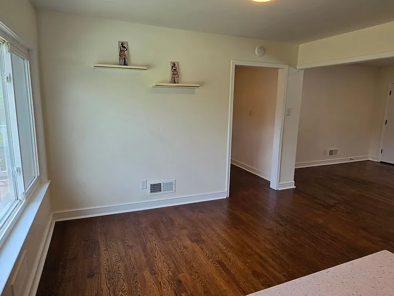 3417 Windsor Rd SW — Photo 10