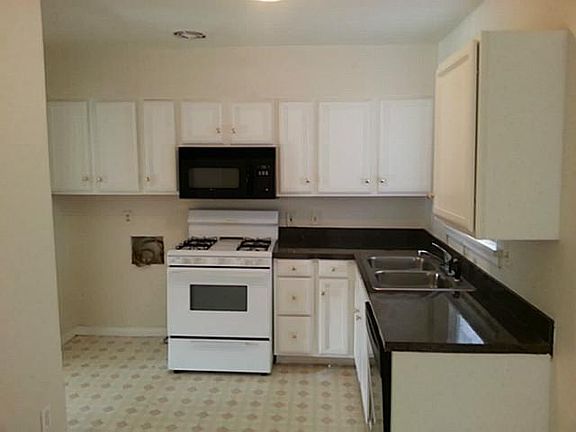 3rd image of 7929 Laura St