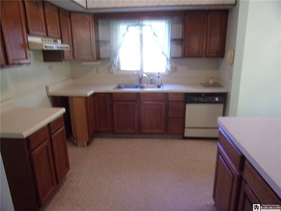 5th image of 97 1/2 Metcalf Ave