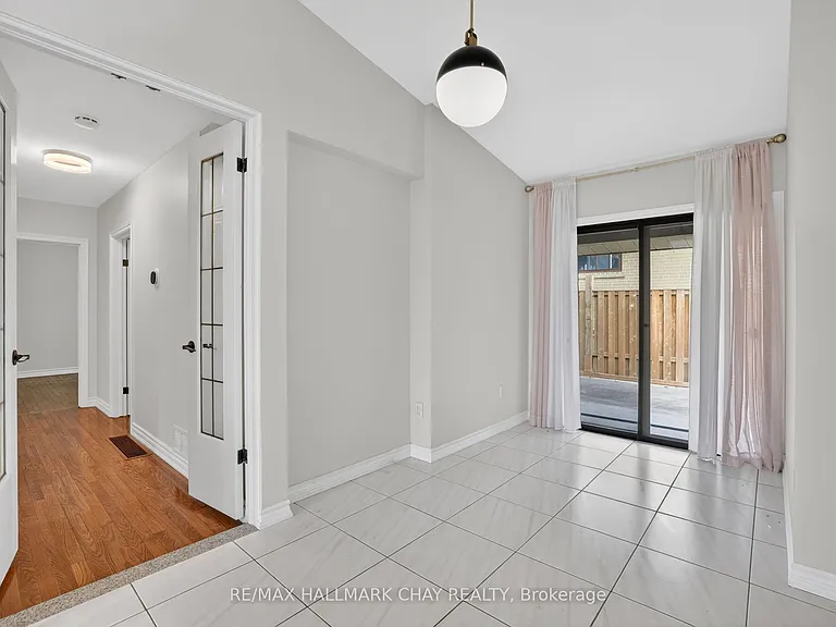 80 Beaumonde Heights Dr #UPPER — Photo 6