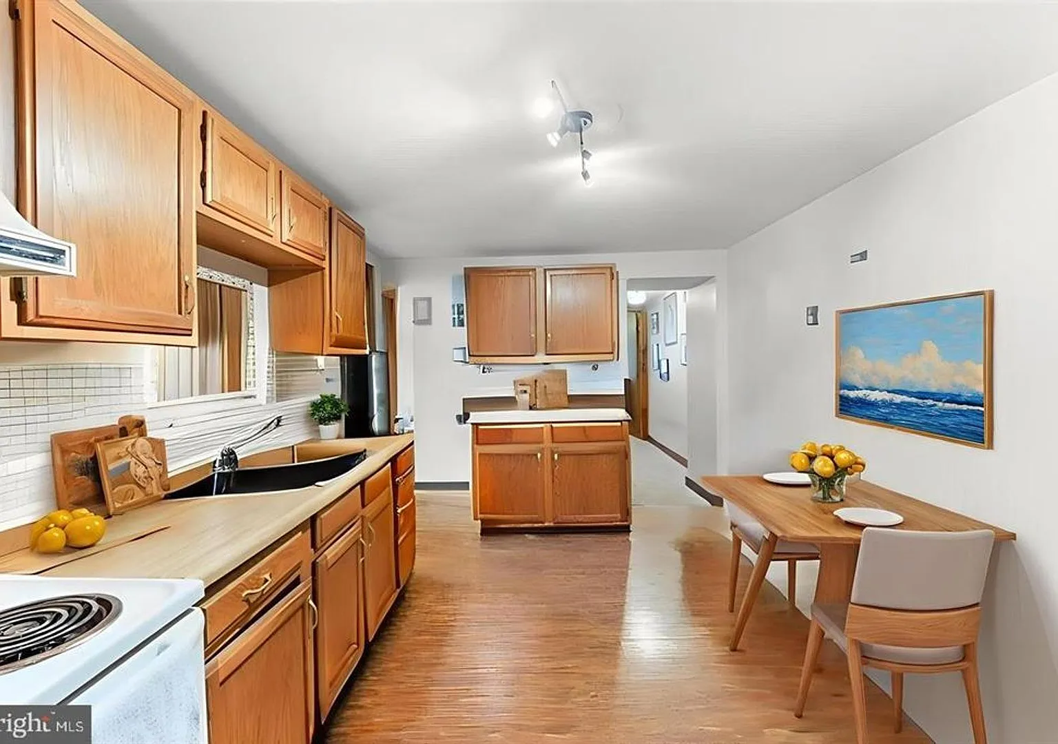 117 E Miner St — Photo 4