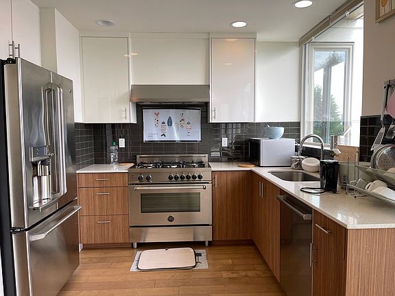 2nd image of 321 W Olympic Pl Unit D