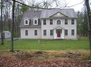 113 Rhododendron Ln, Milford, PA 18337