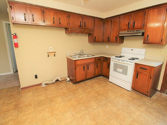 3rd image of 147 Tandy Dr #A
