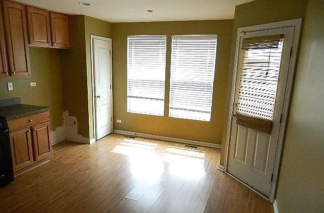 631 Conservatory Ln — Photo 5