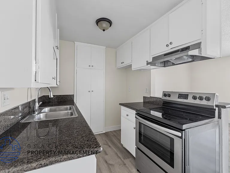 2040 E Florida St — Photo 15
