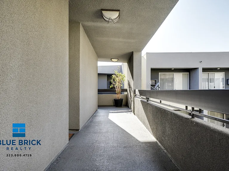 11225 Morrison St #118 — Photo 13